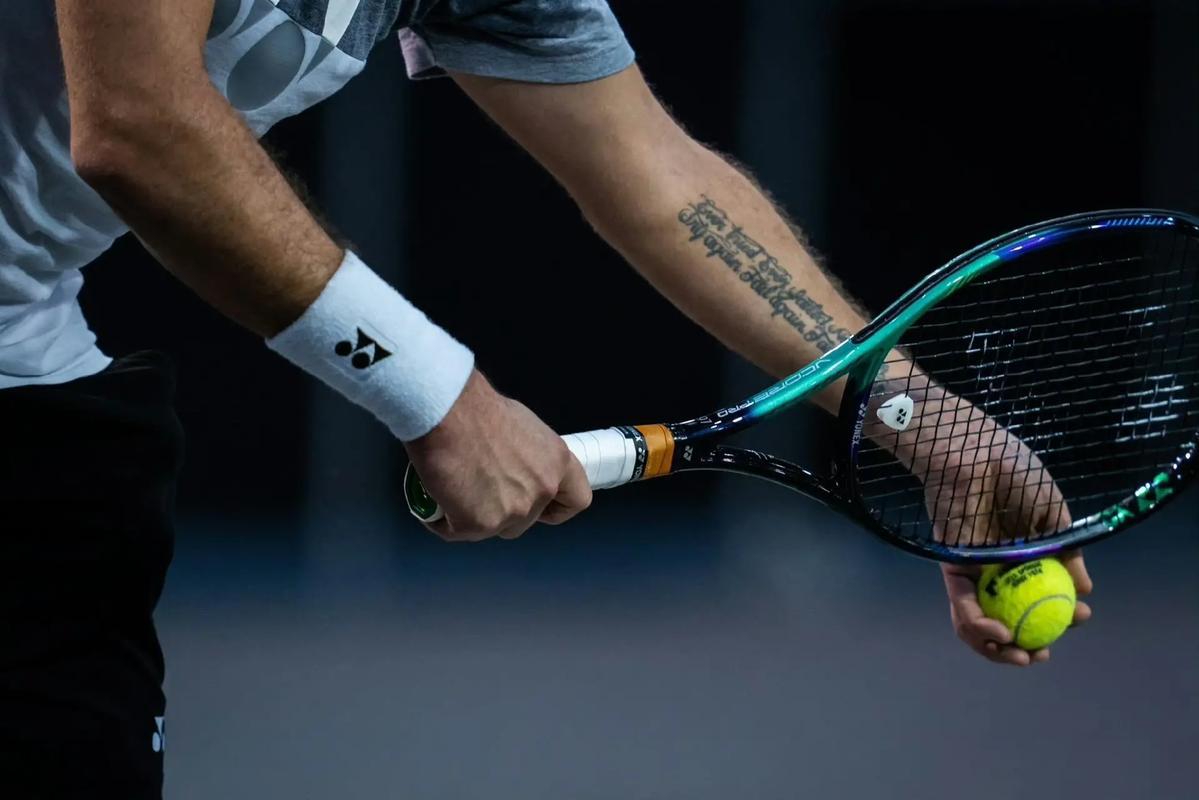 包含意大利网球队横扫美国网球队，瓦林卡制霸全场的词条