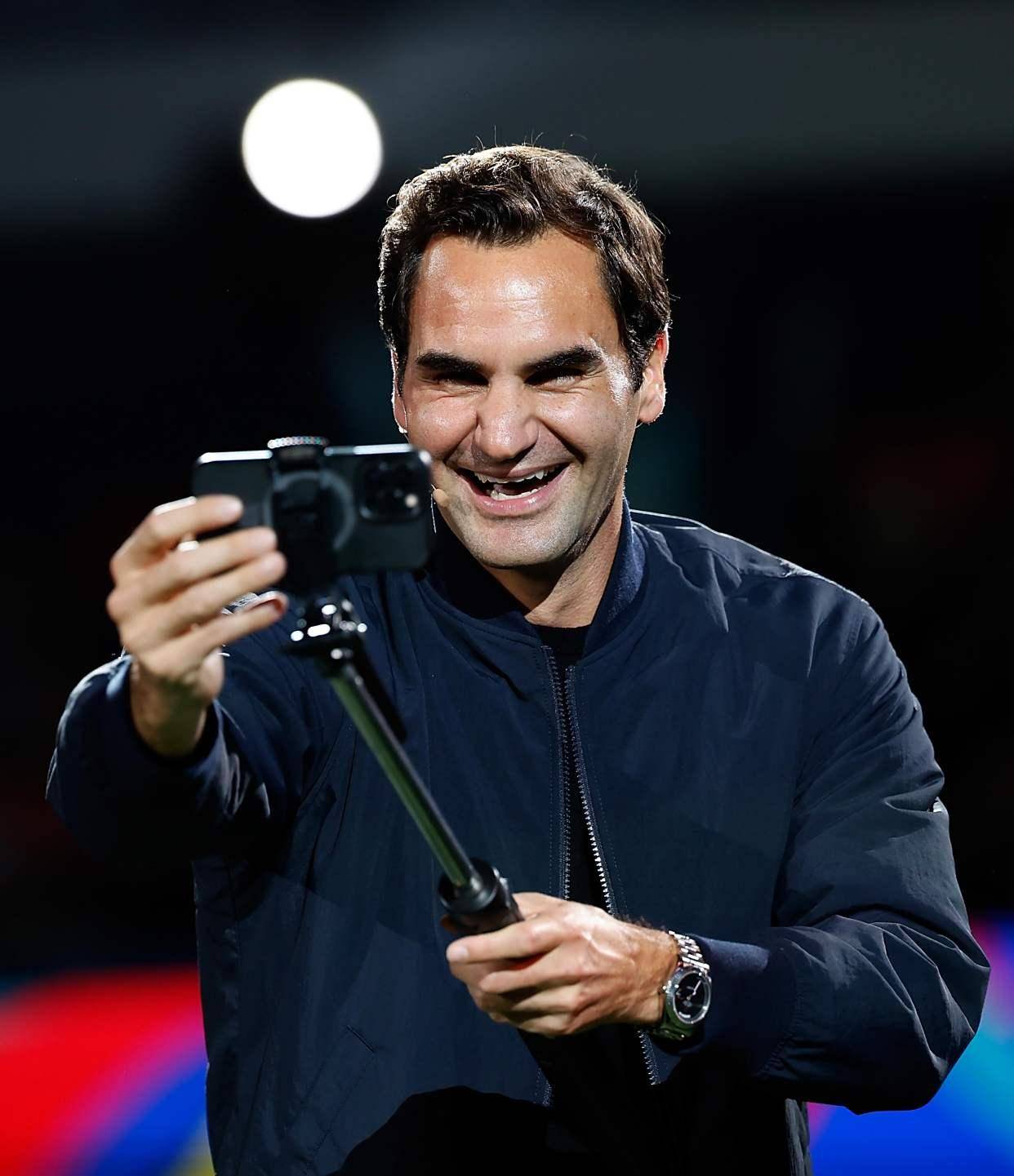 包含欧洲网球队力克意大利网球队，费德勒关键制胜的词条