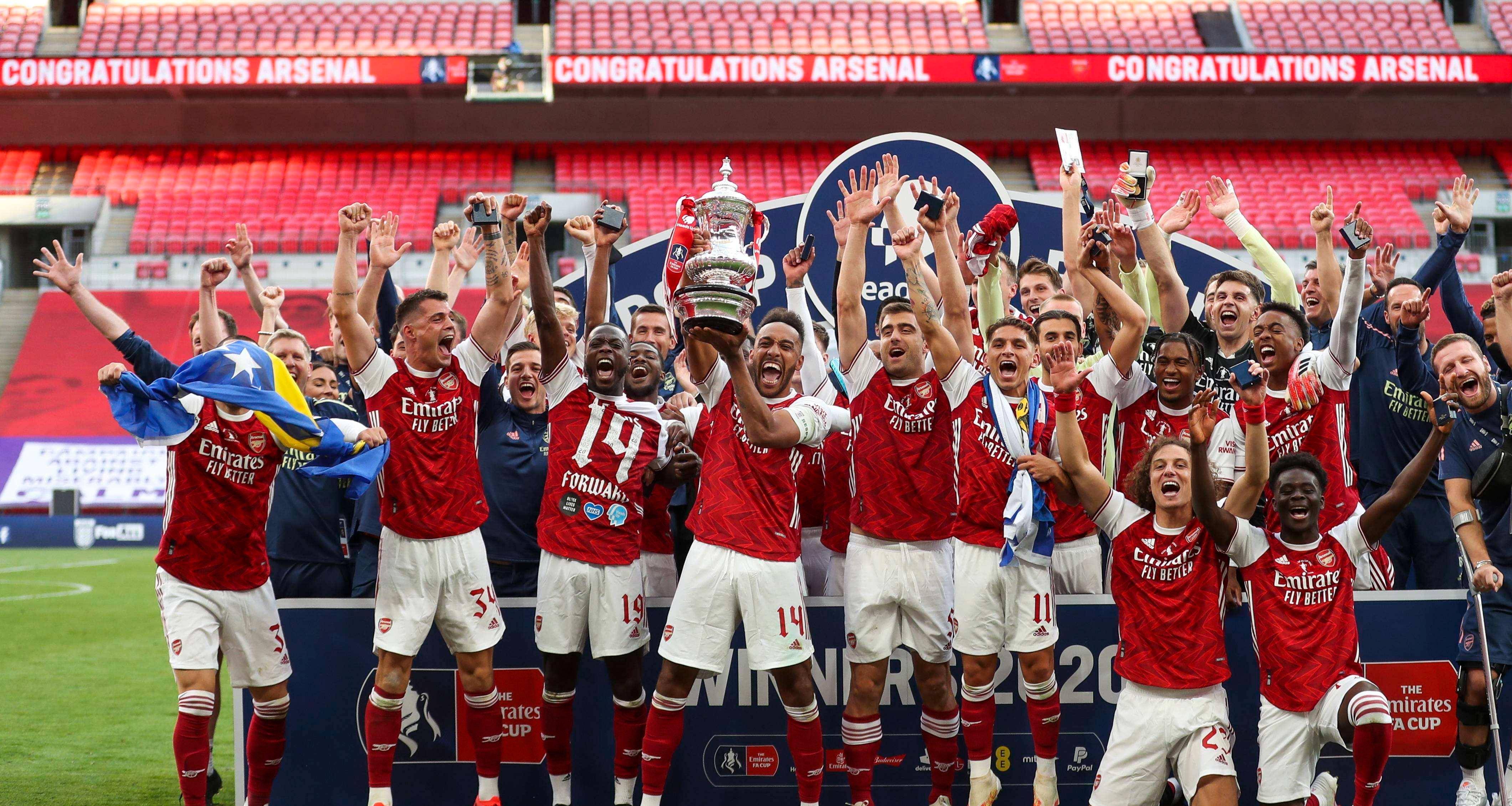 包含加拿大横扫阿森纳，科瓦契奇惊艳世界的词条