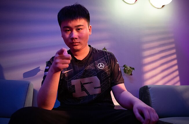 关于DK力克PSG，Tarzan完成帽子戏法的信息