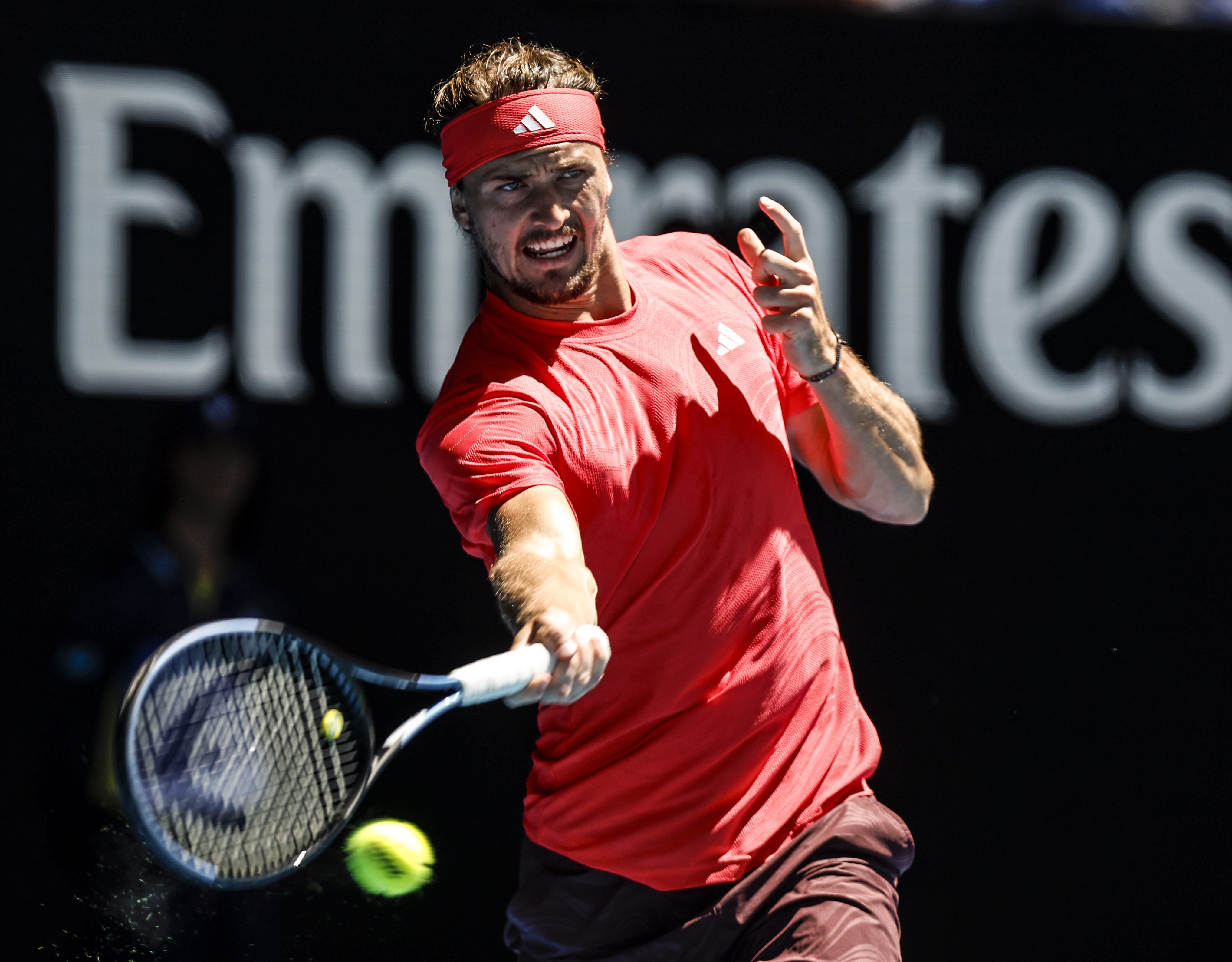 包含法国网球队碾压澳大利亚网球队，兹维列夫统治全场的词条