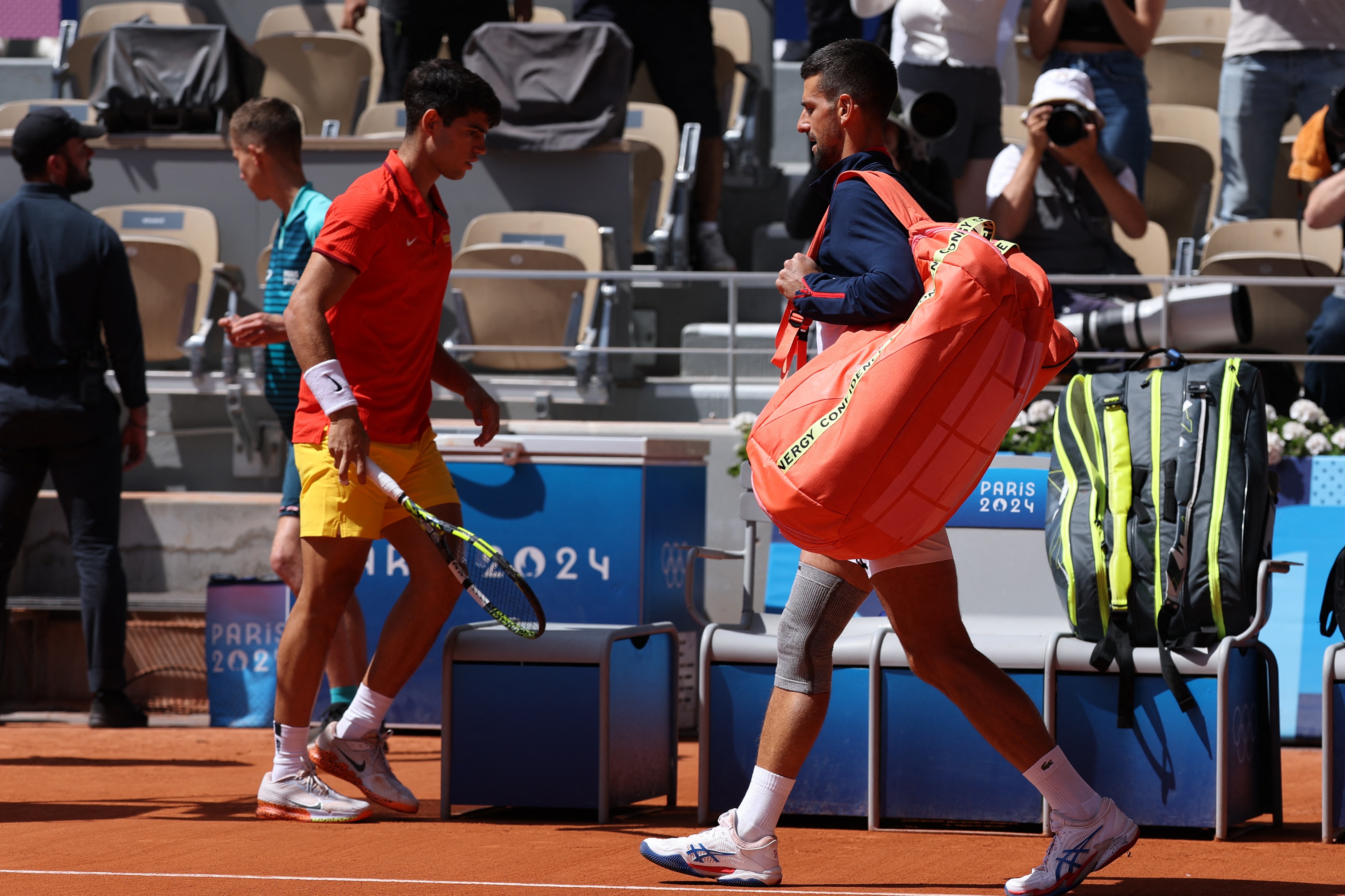 世界网球队逆转法国网球队,德约科维奇送出助攻的简单介绍 世界网球队逆转法国网球队,德约科维奇送出助攻的简单介绍