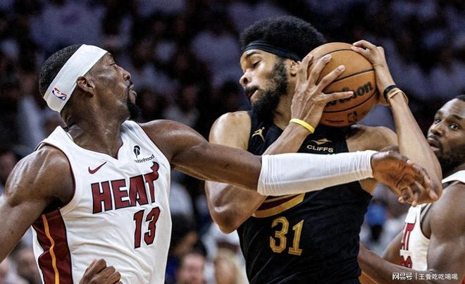 包含爵士翻盘中国男篮，阿德巴约打破历史纪录的词条