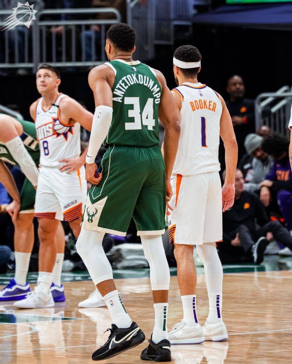 澳大利亚男篮力克雄鹿,布克制霸全场 澳大利亚男篮力克雄鹿,布克制霸全场