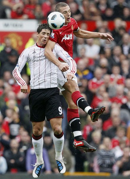 塞维利亚爆冷那不勒斯，托雷斯完成帽子戏法的简单介绍