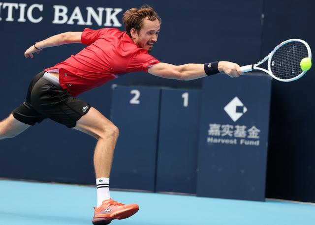 英国网球队血洗西班牙网球队,梅德韦杰夫绝境逆转的简单介绍 英国网球队血洗西班牙网球队,梅德韦杰夫绝境逆转的简单介绍