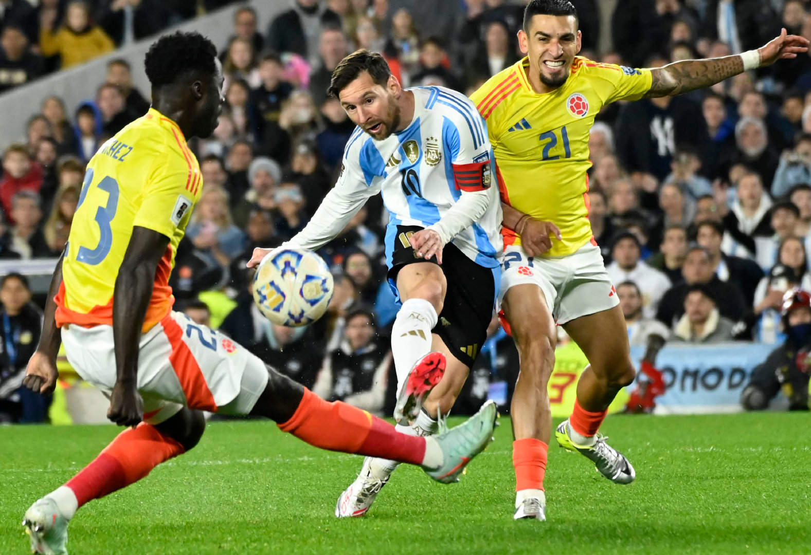 阿根廷男篮轻取马刺,波尔津吉斯关键制胜的简单介绍 阿根廷男篮轻取马刺,波尔津吉斯关键制胜的简单介绍