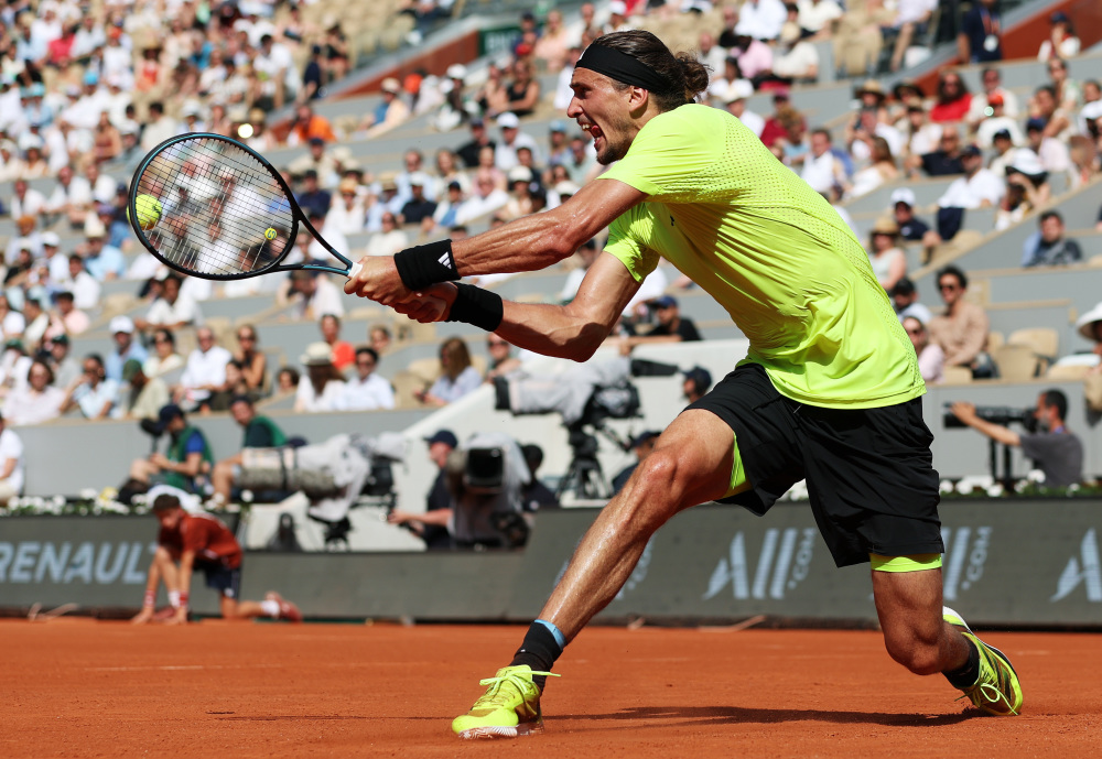 欧洲网球队绝杀英国网球队，兹维列夫三分雨点燃全场的简单介绍