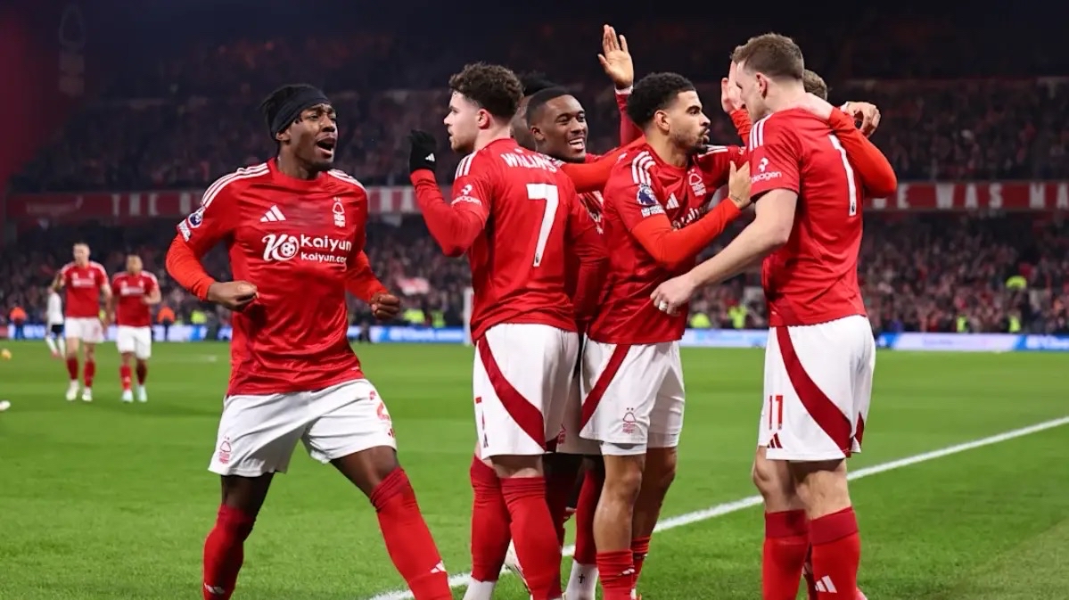 巴西水晶宫三球横扫,继续领跑的简单介绍 巴西水晶宫三球横扫,继续领跑的简单介绍