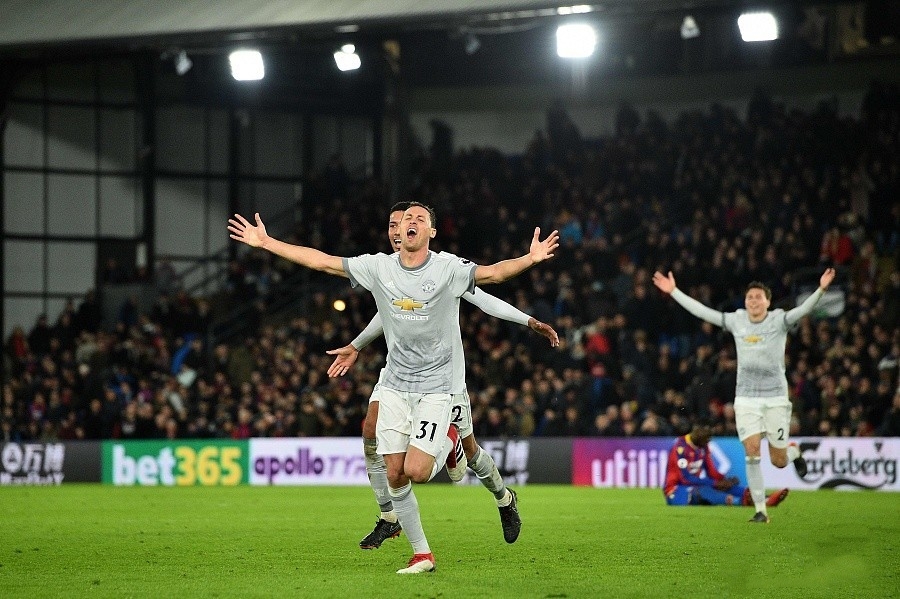 巴西水晶宫三球横扫,继续领跑的简单介绍 巴西水晶宫三球横扫,继续领跑的简单介绍