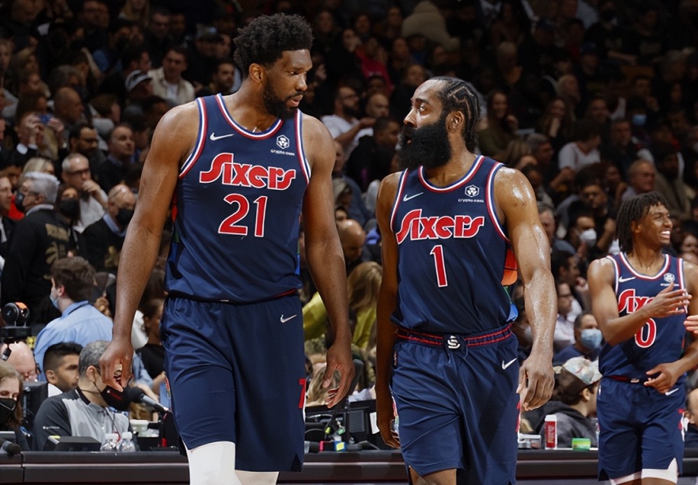 关于热火主场大胜雄鹿，将总比分扳成1-1的信息