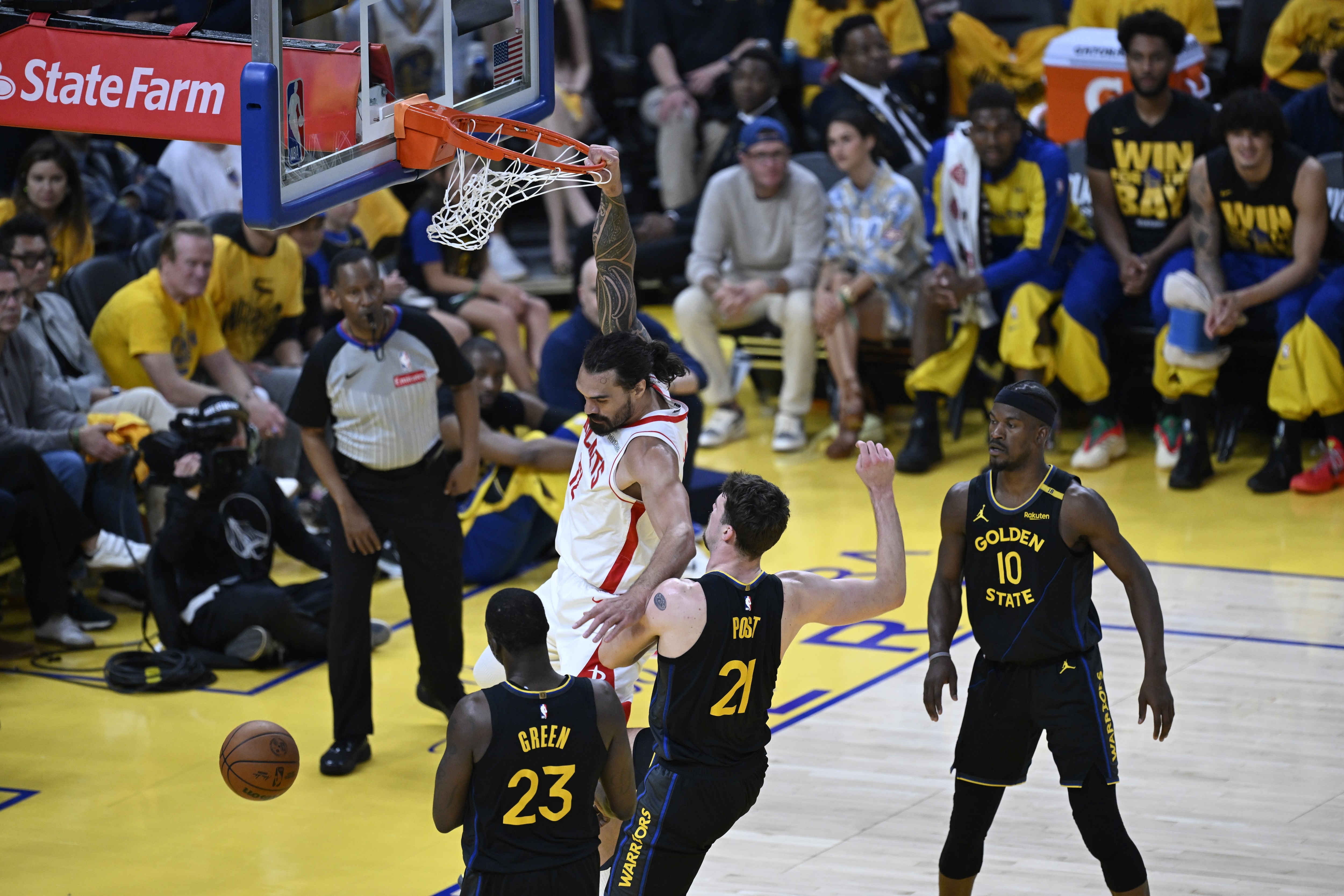 关于热火主场大胜雄鹿，将总比分扳成1-1的信息