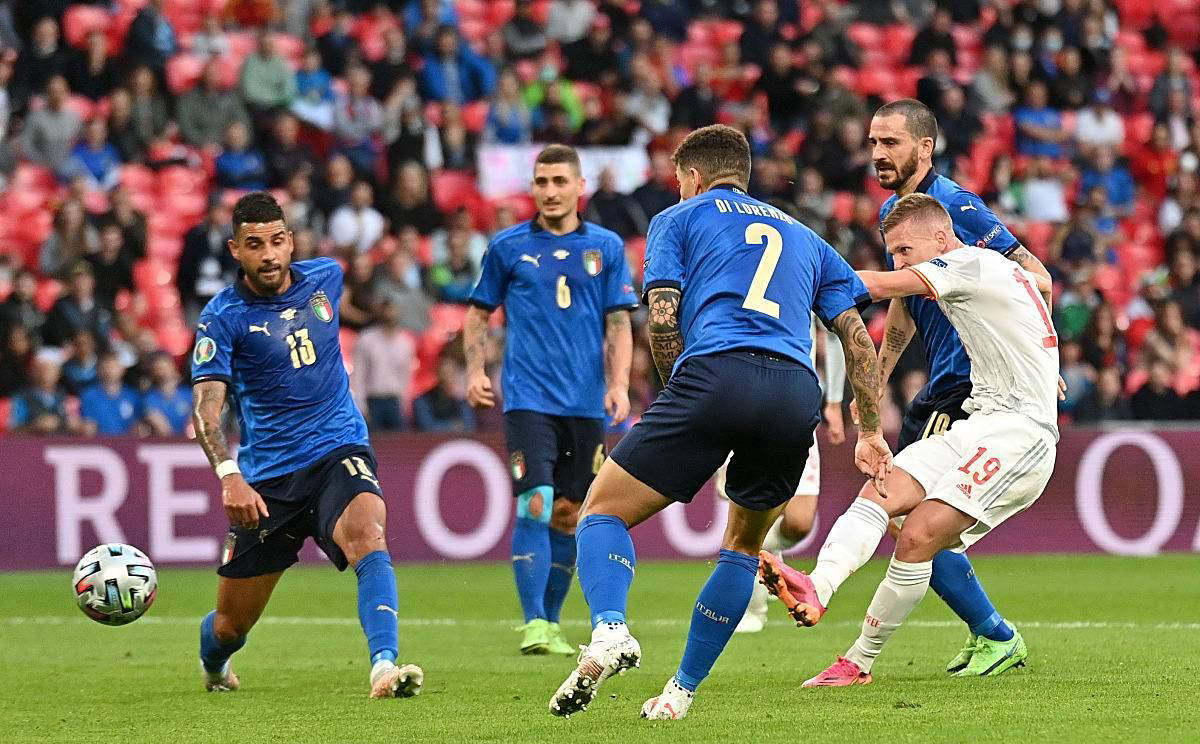 包含那不勒斯主帅调整阵容，球队迎来反弹的词条