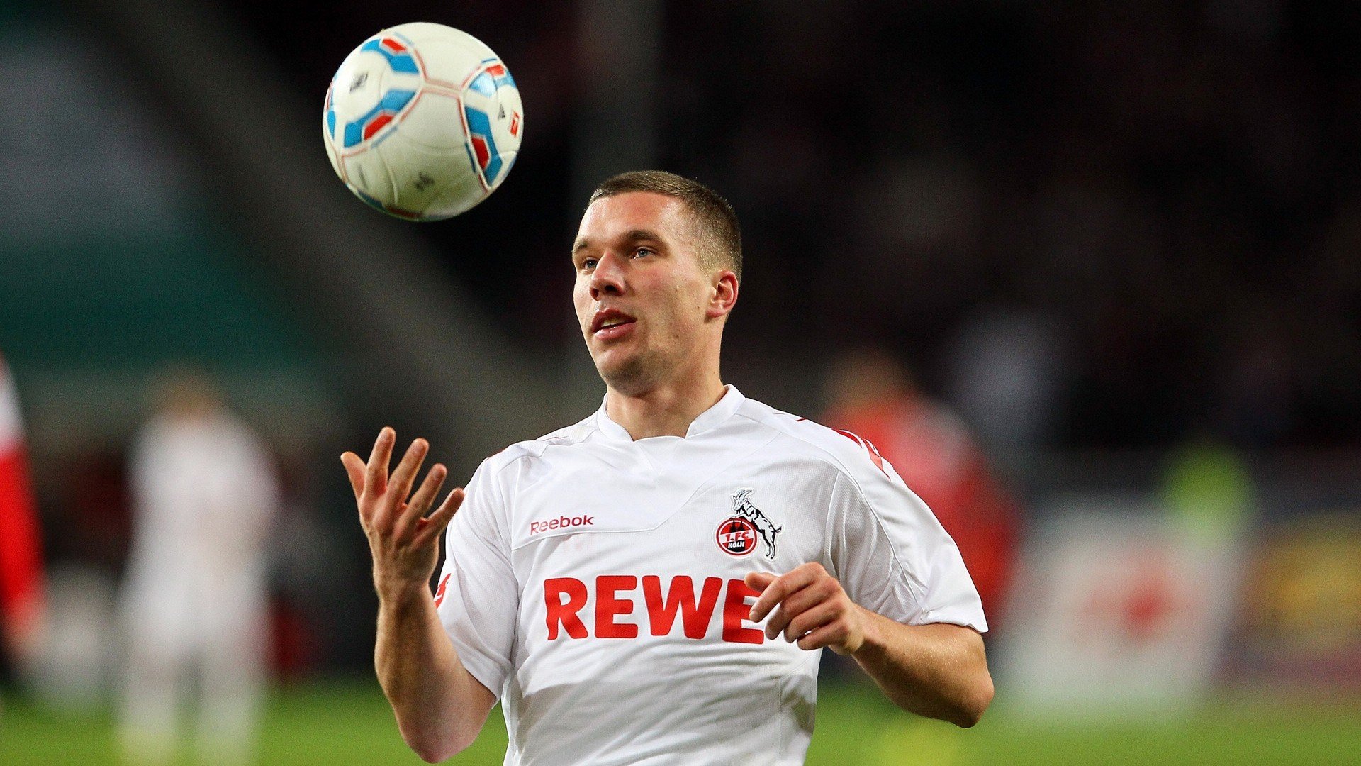 世界排名争夺战焦点战，AC米兰鏖战德国，红黑军团能否捍卫意甲荣光？